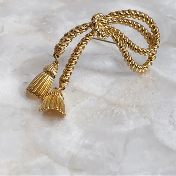 Vintage Gold Tone Twisted Rope Bow Dangling Tassel Statement Brooch - Picture 4 of 10